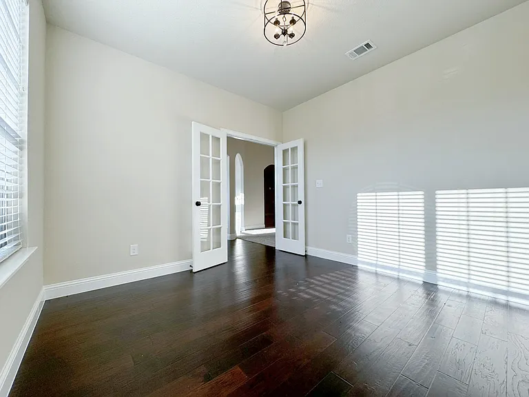 4106 Whitetail Ln — Photo 2