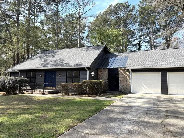 2305 Eastgate Dr, Snellville, GA 30078