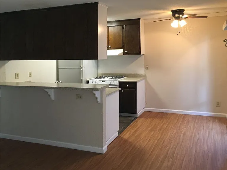 2821 G St #1 — Photo 5