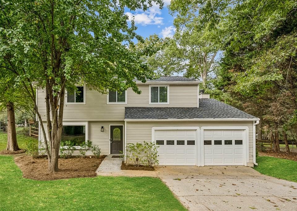 1st image of 590 Sheringham Ct