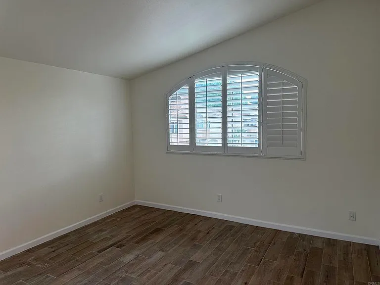 420 Sanibelle Cir #100 — Photo 5