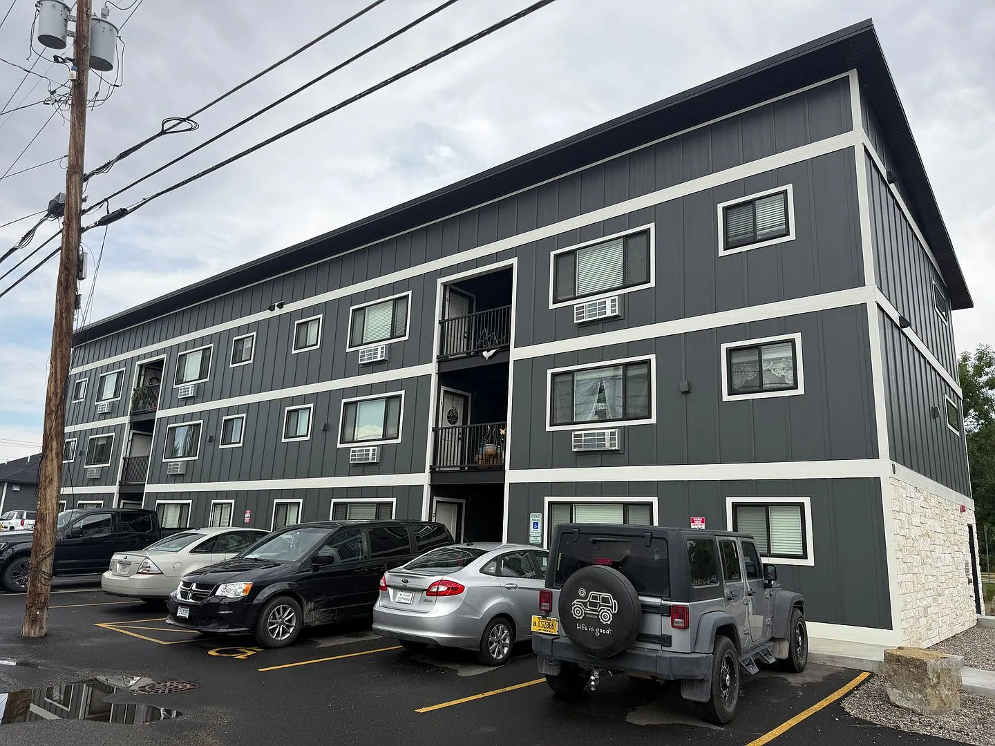 10 Colorado Ave — Photo 2
