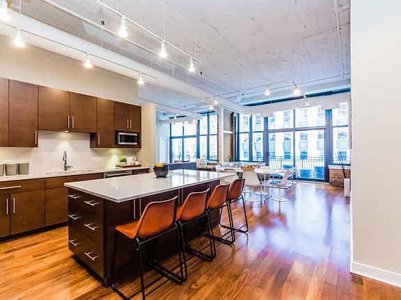 4th image of 333 W Hubbard St #617-616