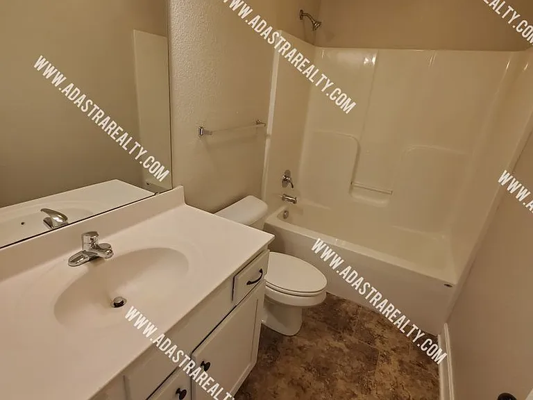 8318 N Spruce Ave — Photo 15