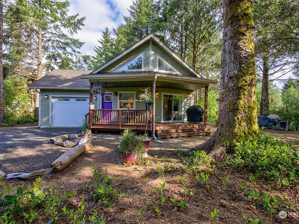 1st image of 386 Sextans Avenue SW
