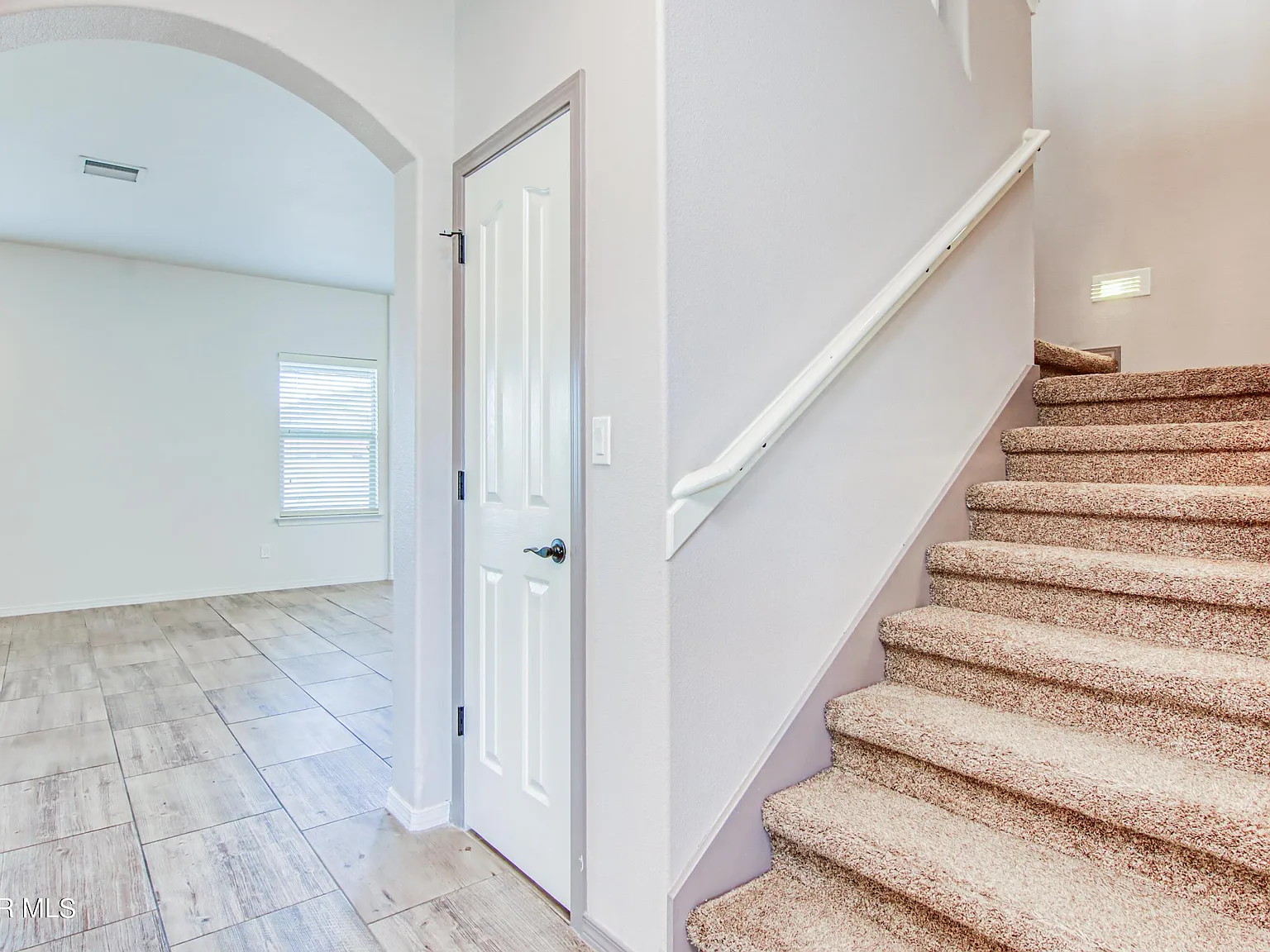 4 bed, 3.0 bath, 2336 sqft, $2,500 — Photo 4