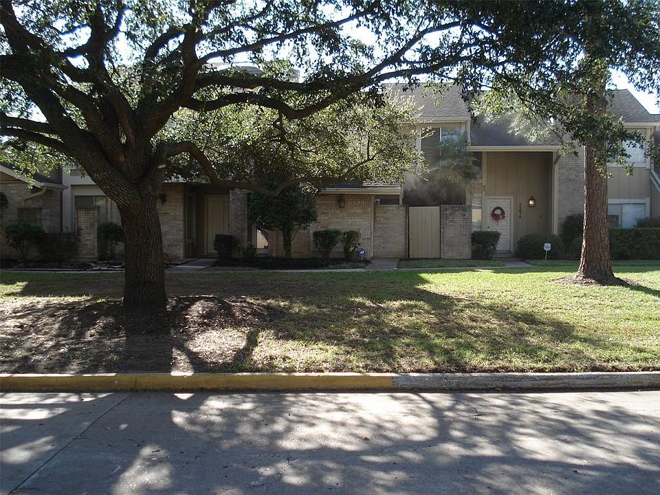 1st image of 11673 Village Place Dr #253