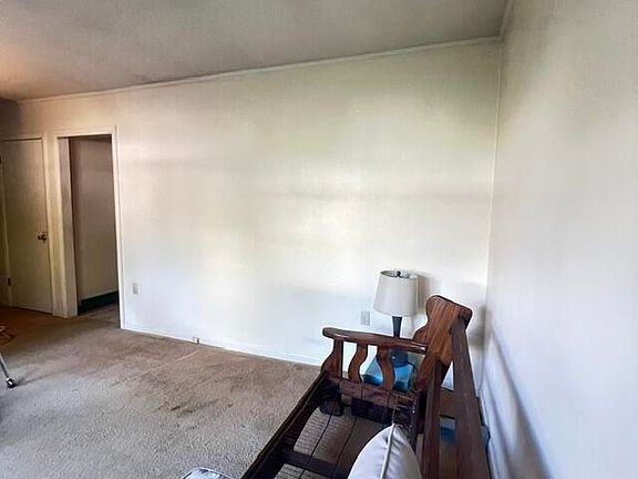 3rd image of 305 Woodbridge Rd