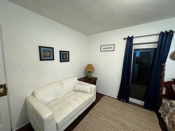 3rd image of 6008 Arosa St