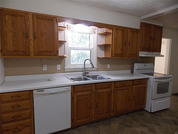 3rd image of 2205 Penny St