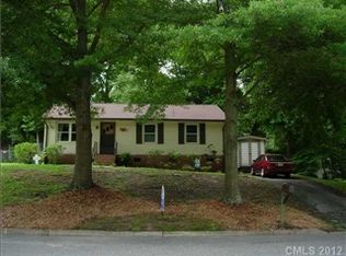 1093 Parkview Dr, Gastonia, NC 28054