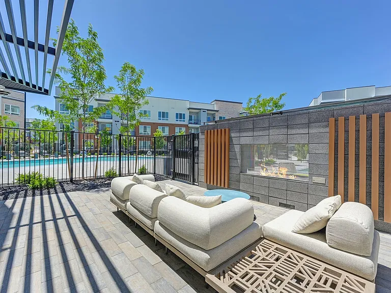 Halcyon Apartments — Photo 13