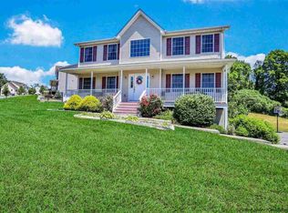 16 Mayer Dr, Highland, NY 12528