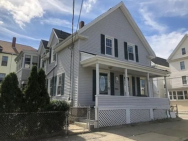 1st image of 250 Davis St #1