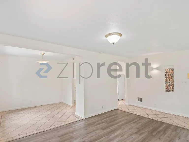 728 E 24th St #728 — Photo 10