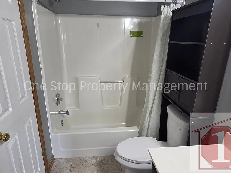1317 S Huntington Dr — Photo 21