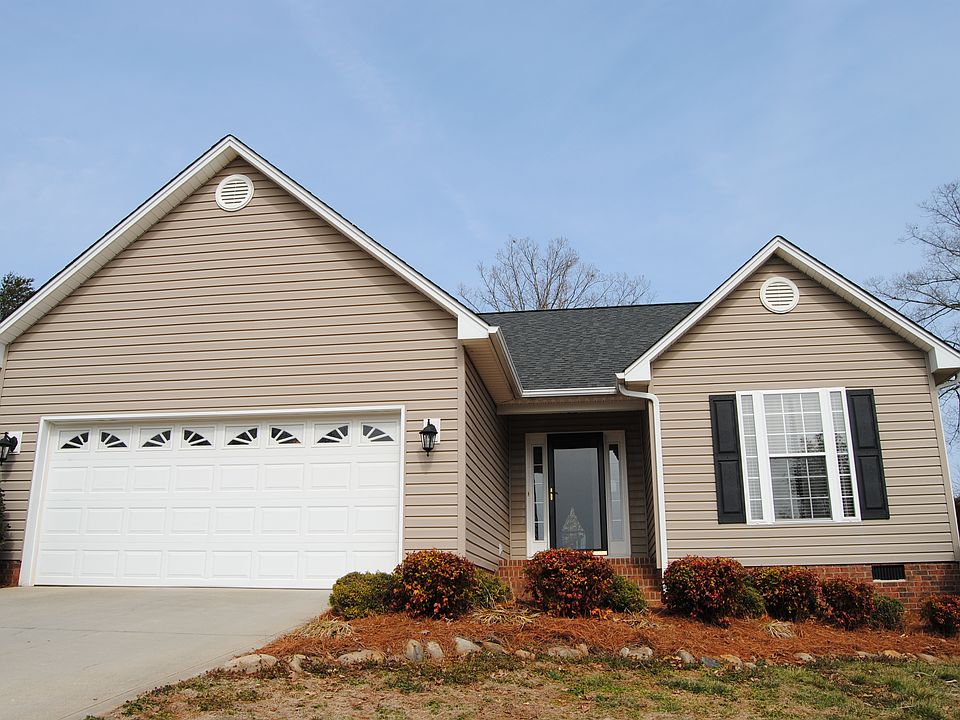 1st image of 312 Bennington Dr