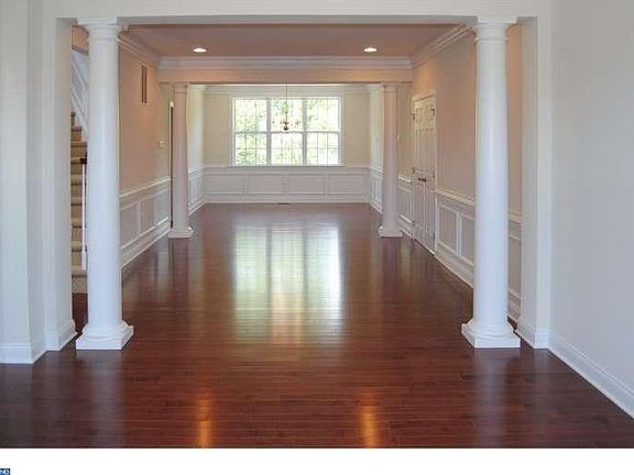 2nd image of 160 Nettles Ln