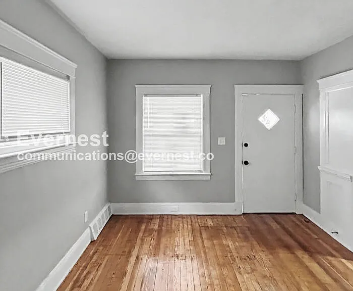 2932 E 118th St #1 — Photo 9