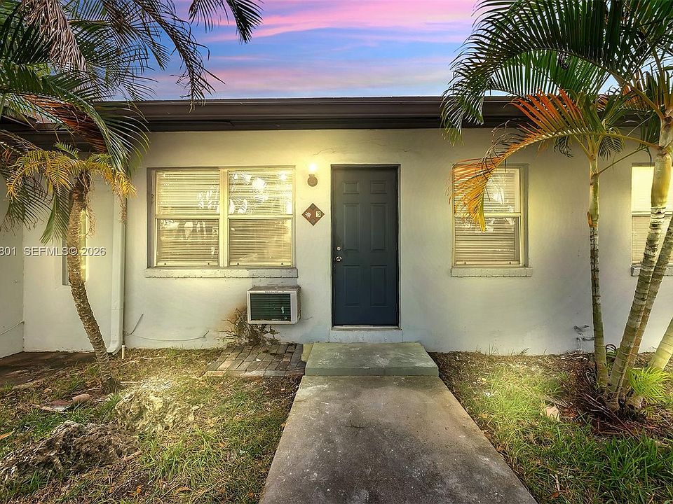 1st image of 1229 Miami Rd APT 3