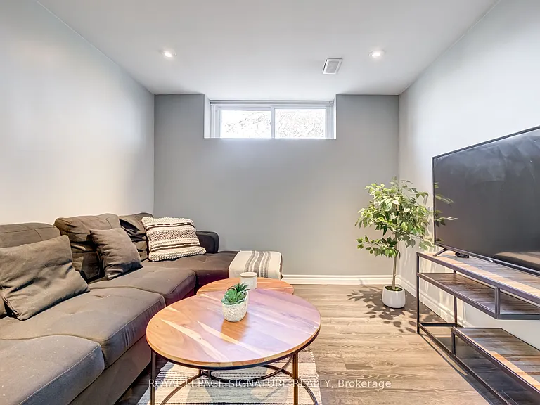 71 Daleside Cres #BASEMENT — Photo 12