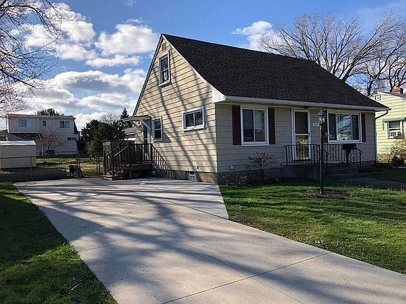 4th image of 933 Colony Dr #11
