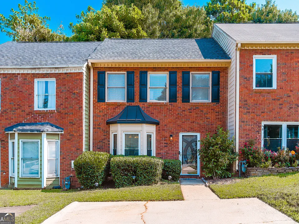 1022 Oaks Pkwy SE