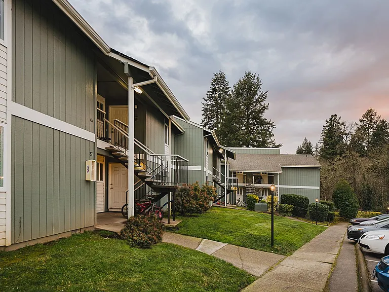 MeadowBrook Apartments — Photo 15