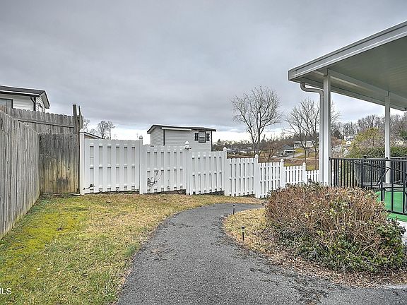 4th image of 127 Cherrywood Ln