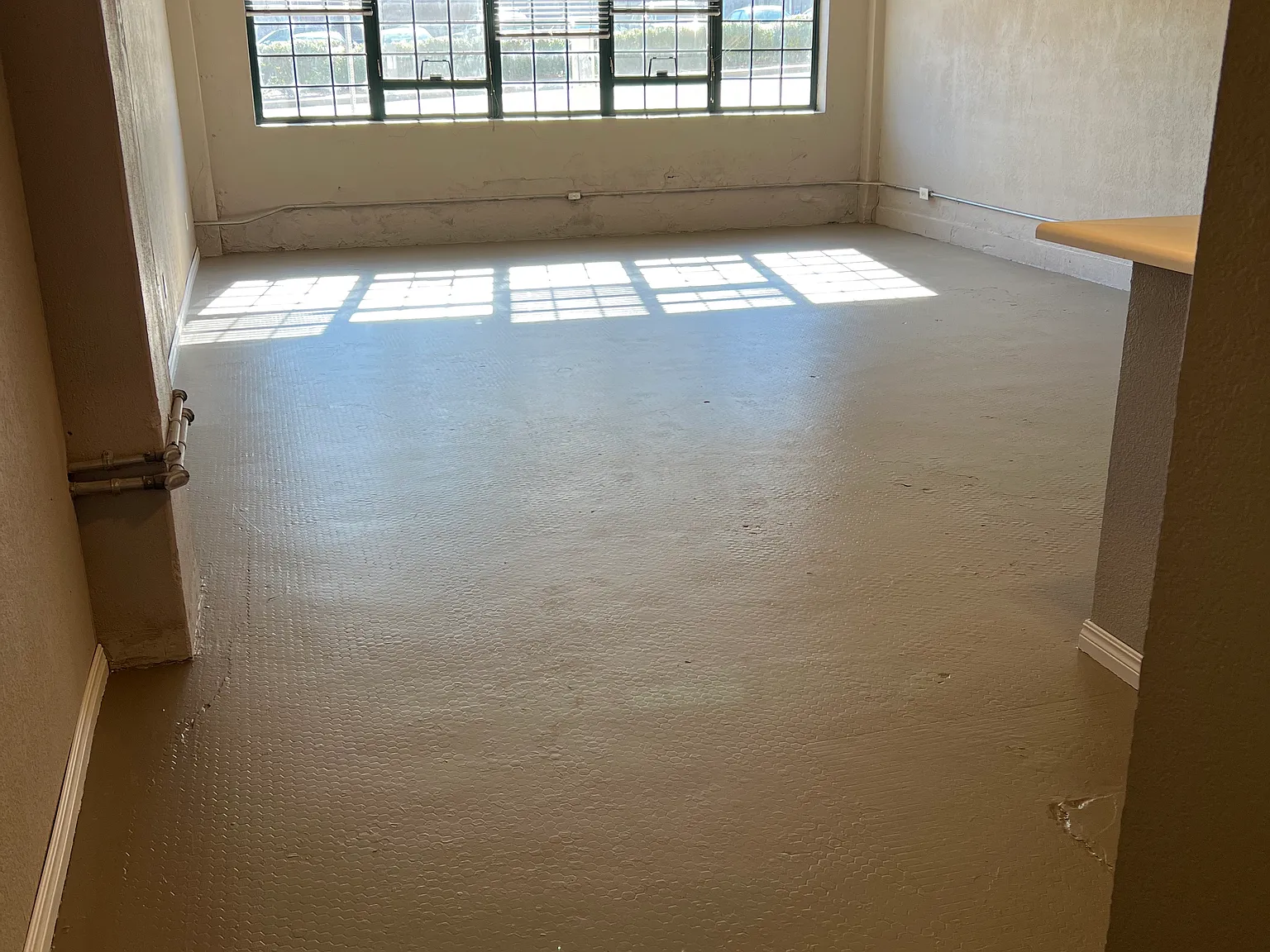 Studio, 1000 sqft, $1,450 — Photo 2