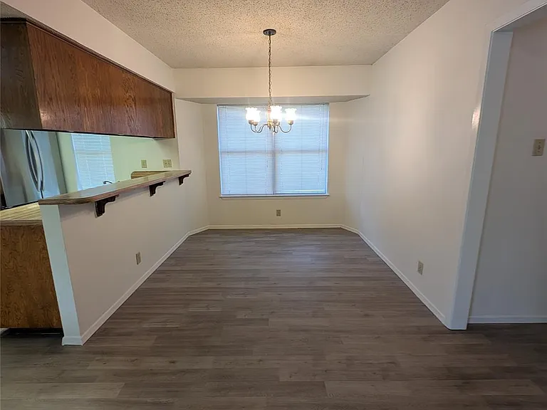 800 E Central Dr — Photo 5