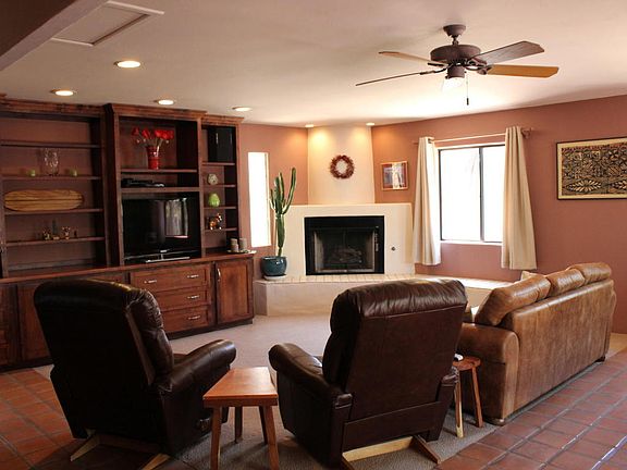 3rd image of 2506 E Blacklidge Dr