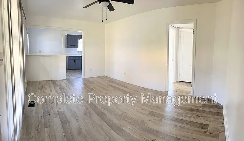 3 bed, 1.0 bath, 864 sqft, $1,250 — Photo 2