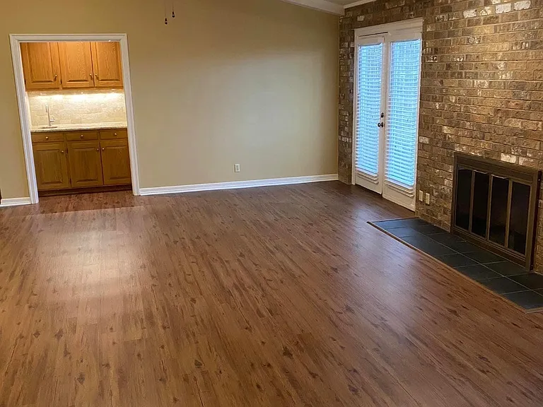 418 Woodland Hills Dr #1 — Photo 6