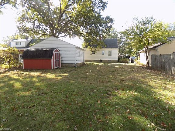4th image of 377 E 45th St