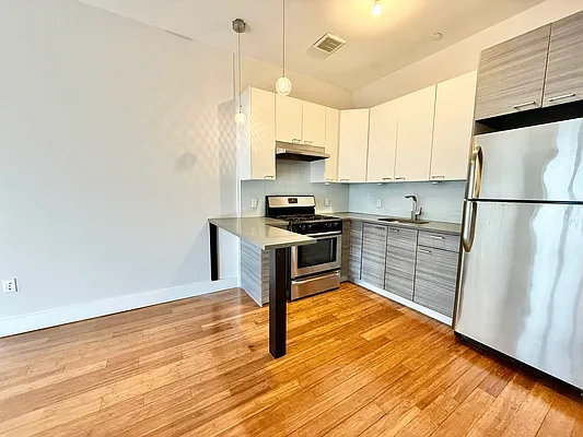 Rented by ERNY LLC | media 4