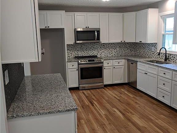5th image of 701 N Dakota Dr