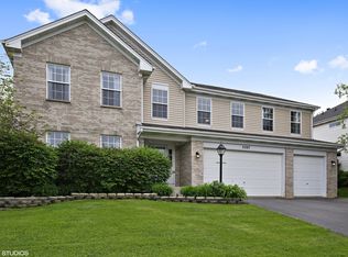 2207 Barrett Dr, Algonquin, IL 60102