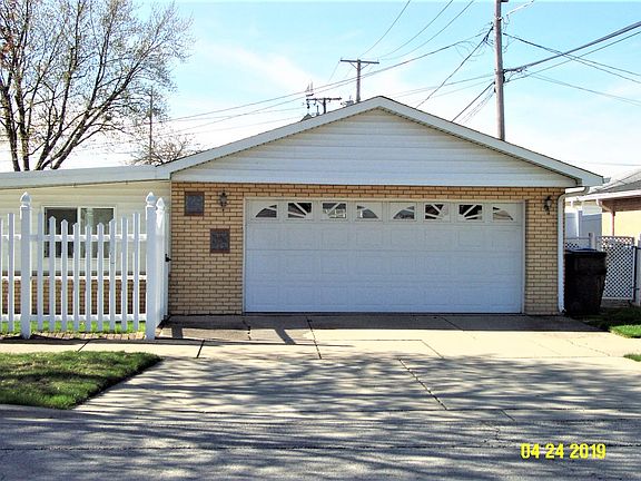4th image of 5900 S Oak Park Ave