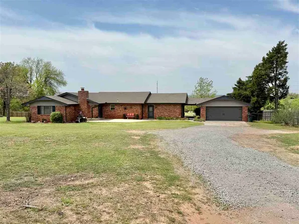 118 Skyline Hills Ave, Perry, OK 73077
