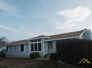 28127 Dustin Acres Rd, Taft, CA 93268