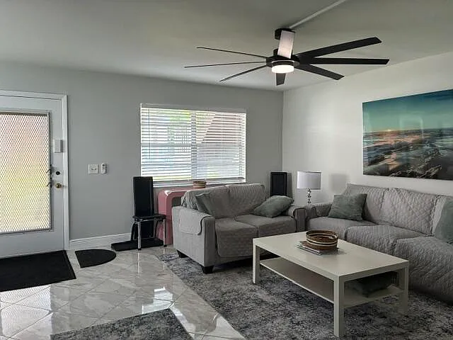626 Normandy N #626N — Photo 3