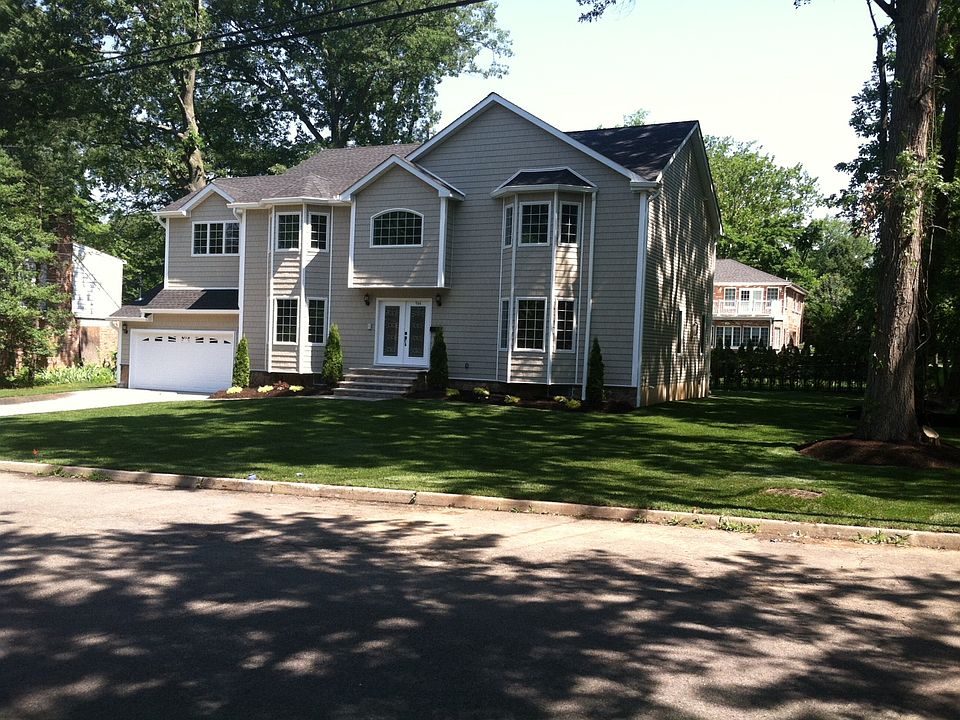 1st image of 944 Woodland Ave