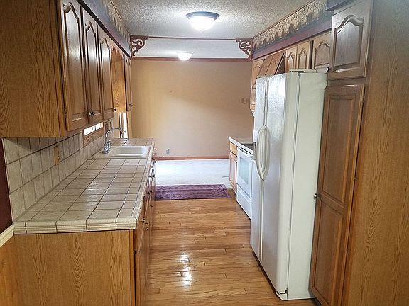 5th image of 908 Morningview Rd