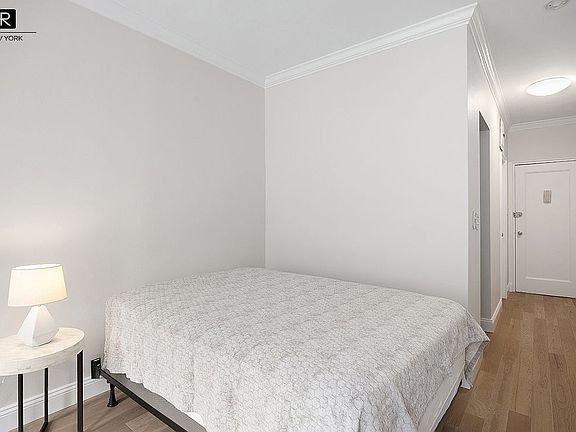5th image of 330 E 83rd St APT 5C