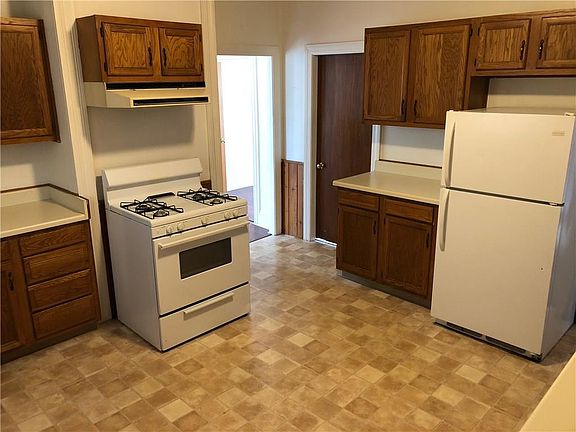 5th image of 34 Newman Ave