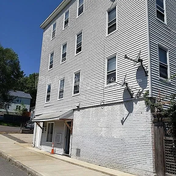 174 Ingleside Ave #1 — Photo 3
