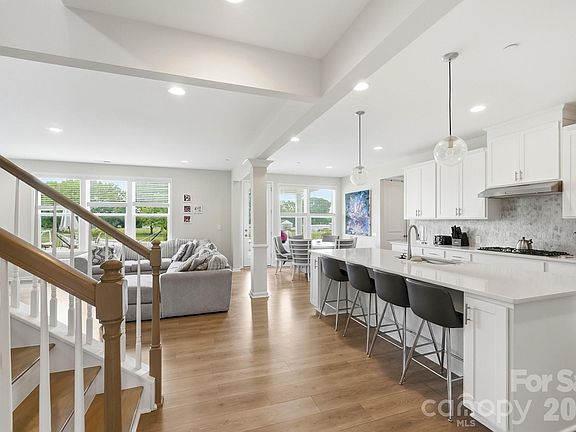 4th image of 3205 Kintore Ln