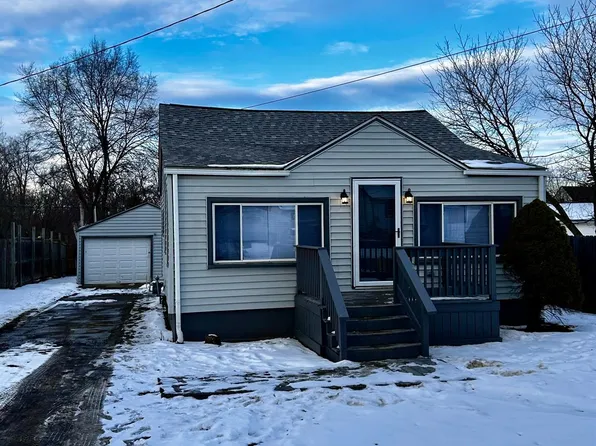 1485 E McLean Ave, Burton, MI 48529