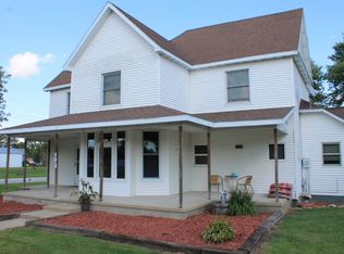 102 S Jefferson St, Fithian, IL 61844